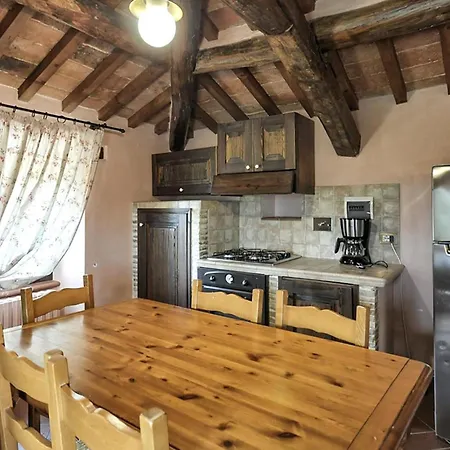 Apartment Awesome In Tuoro sul Trasimeno